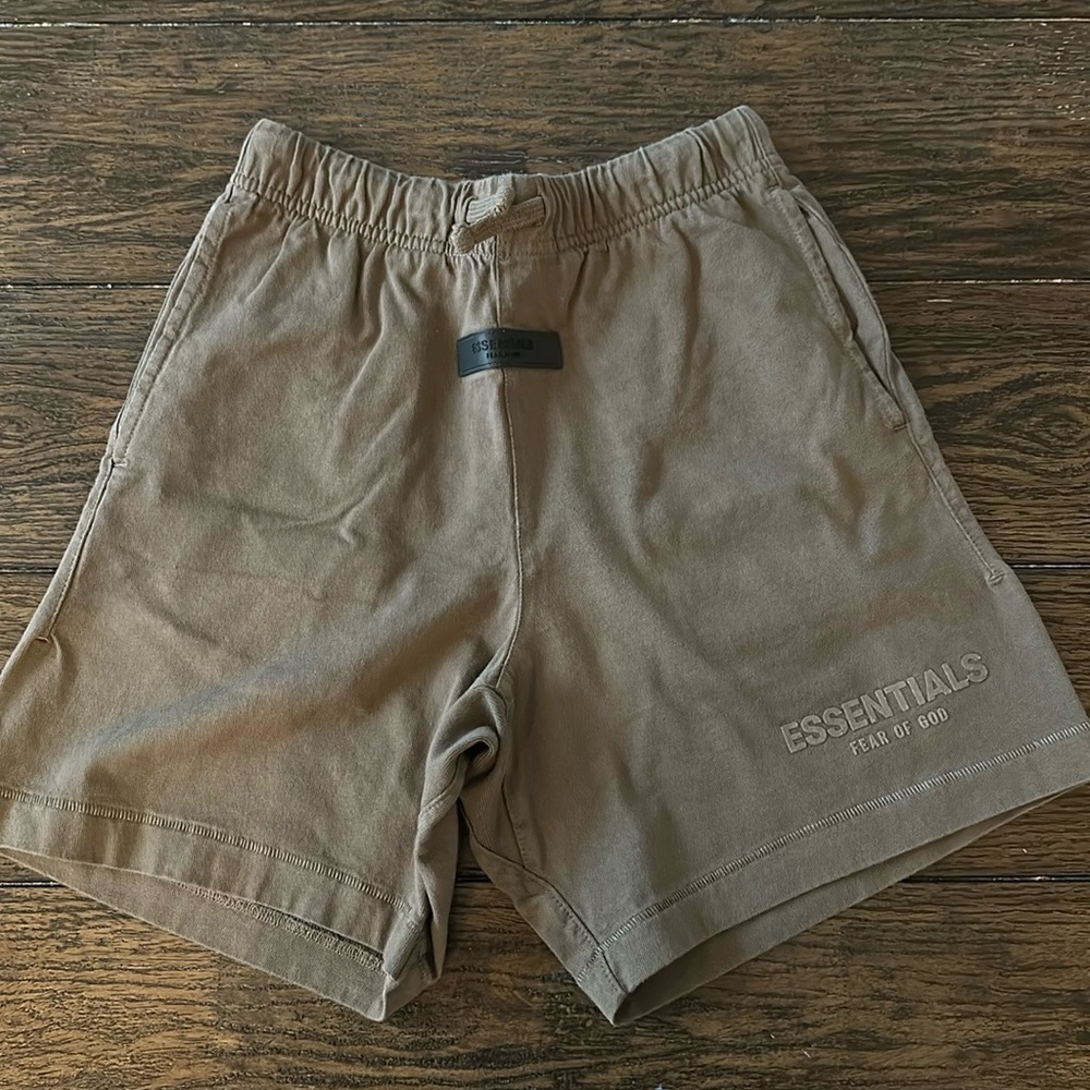 Essentials fog shorts